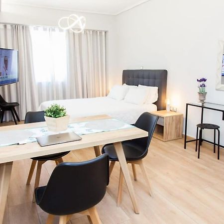 Contemporary And Chic Apartment In Central Athene Buitenkant foto