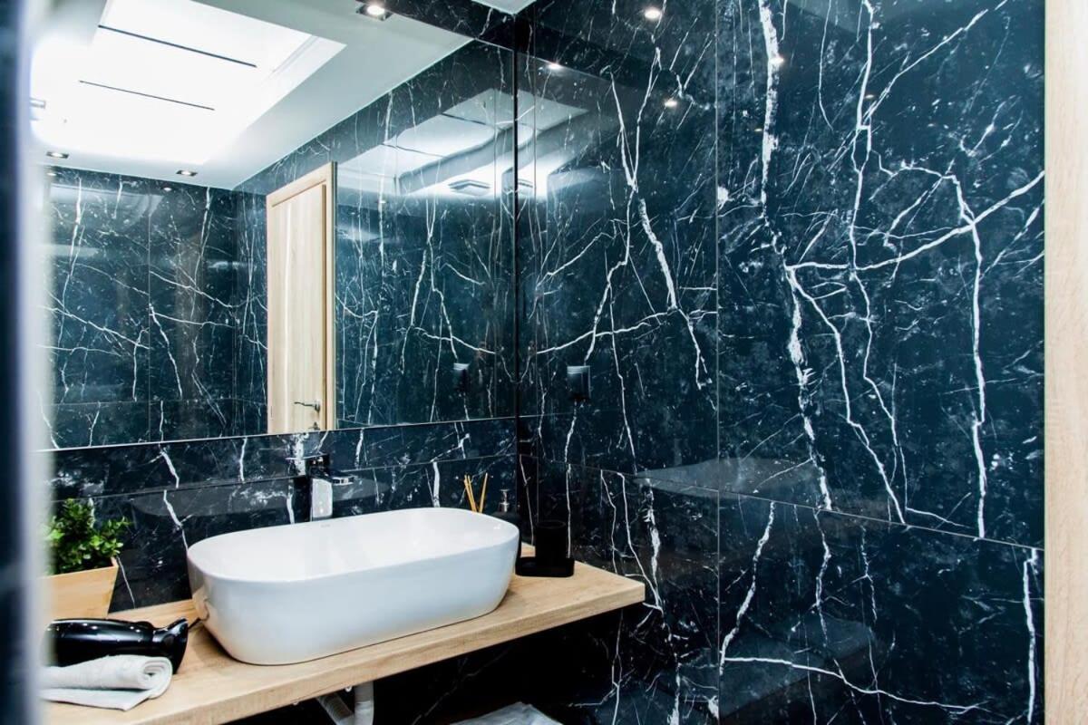 Contemporary And Chic Apartment In Central Athene Buitenkant foto